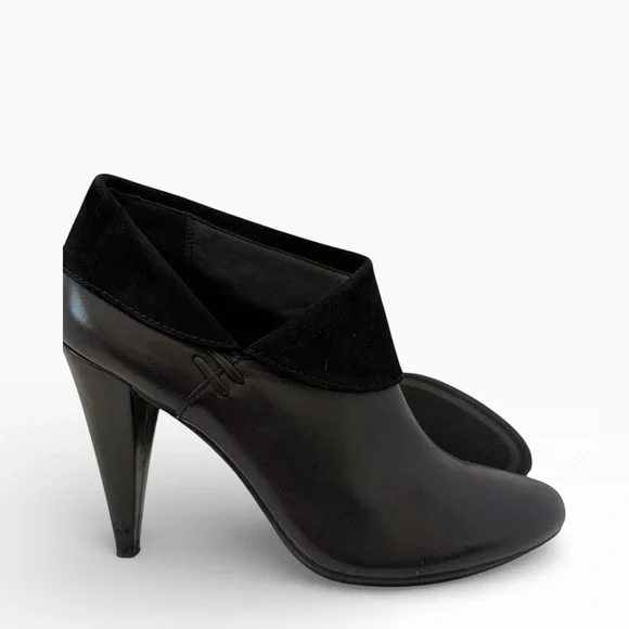 Coach Black Leather Ankle Bootie Heels Size 8.5B - Picture 6 of 16